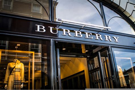 Burberry kicks off global media review 